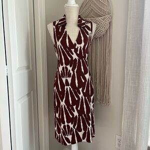 Size 8 100% silk vintage Diane von furstenberg wrap dress!